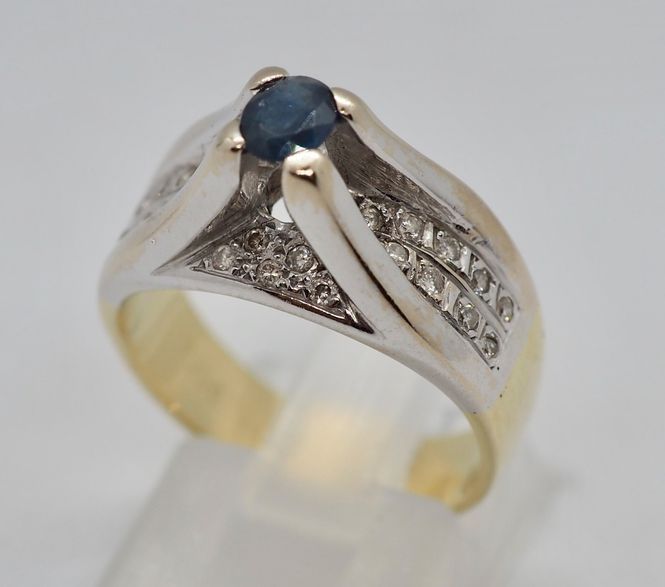 Hovedbilde Ring i 18 K gull med stener