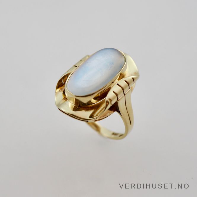 Hovedbilde Ring i 14 K gull med stor sten