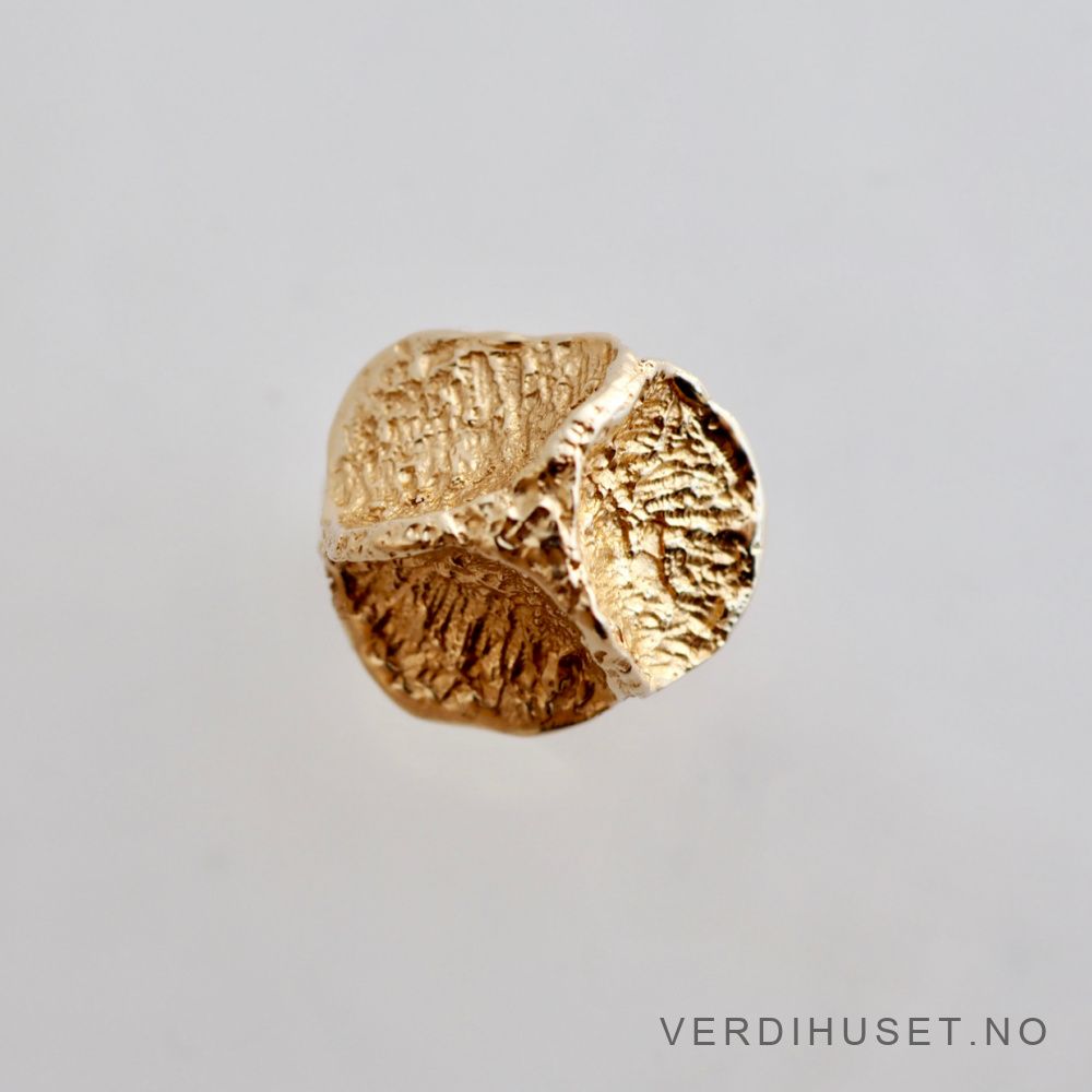 Ring i 14 K gull