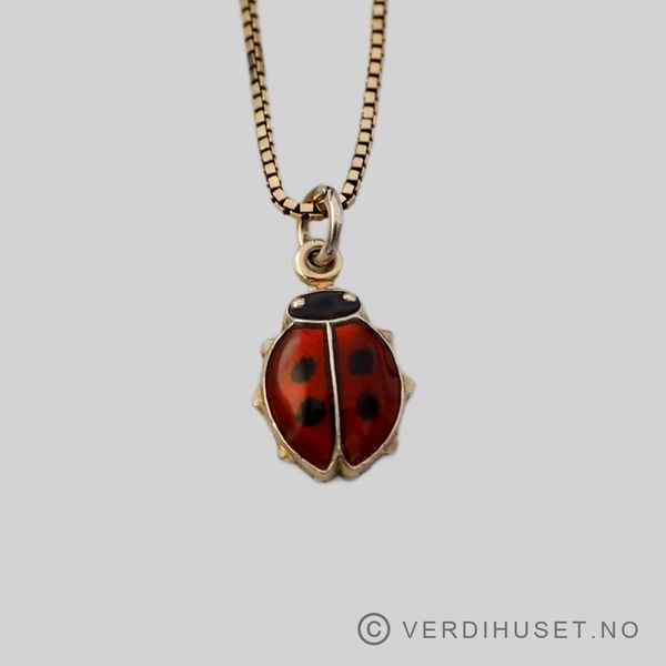 Hovedbilde Anheng/Marihøne i forgylt sølv med emalje