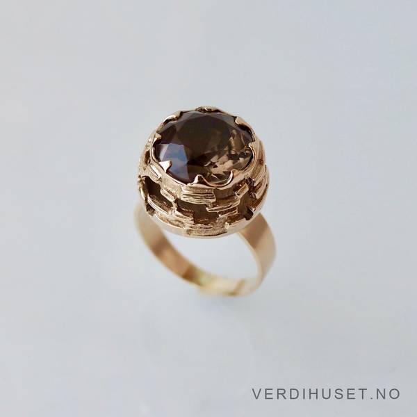 Hovedbilde Ring i 14 K gull med brun sten