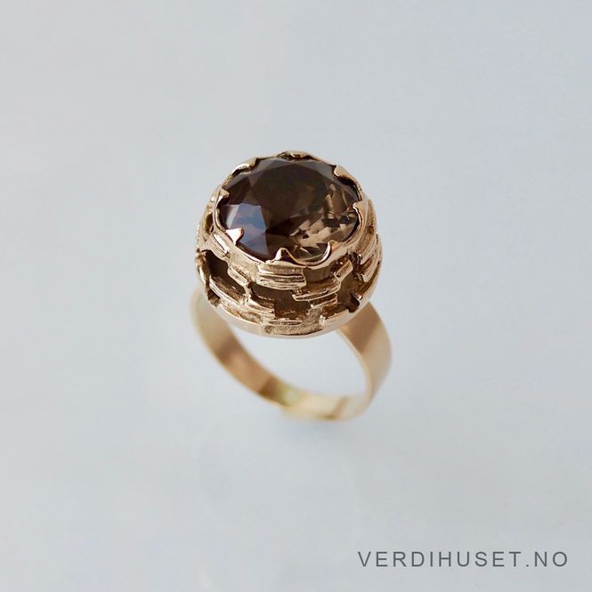 Hovedbilde Ring i 14 K gull med brun sten