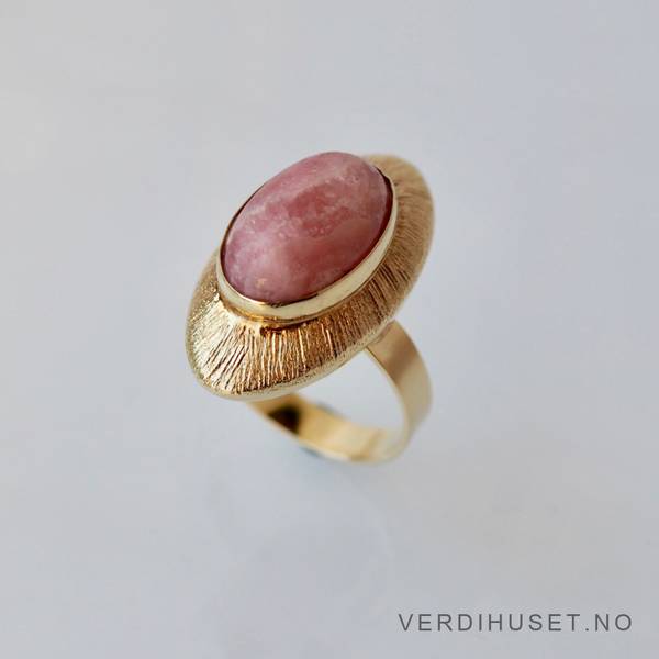 Hovedbilde Ring i 14 K med lys rød sten