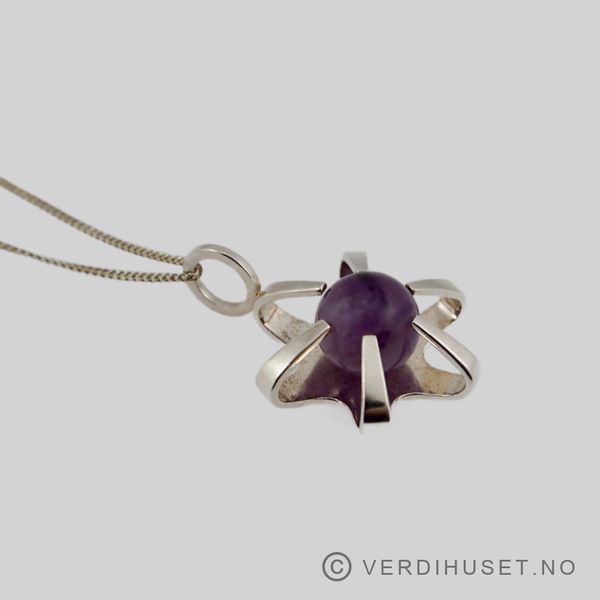 Hovedbilde Anheng i sølv med lilla sten/kule