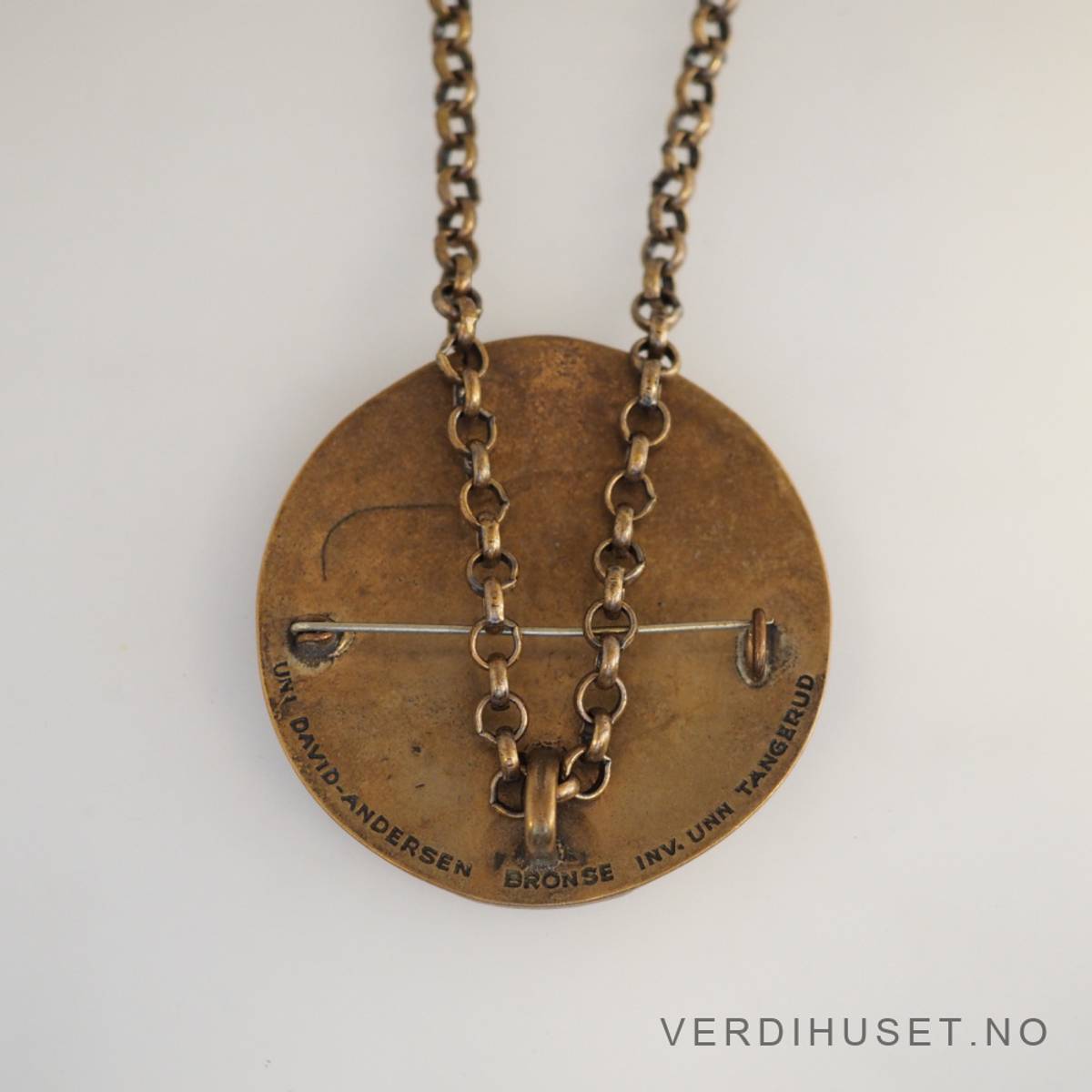 Brosje/Halssmykke i bronse - Uni D-A