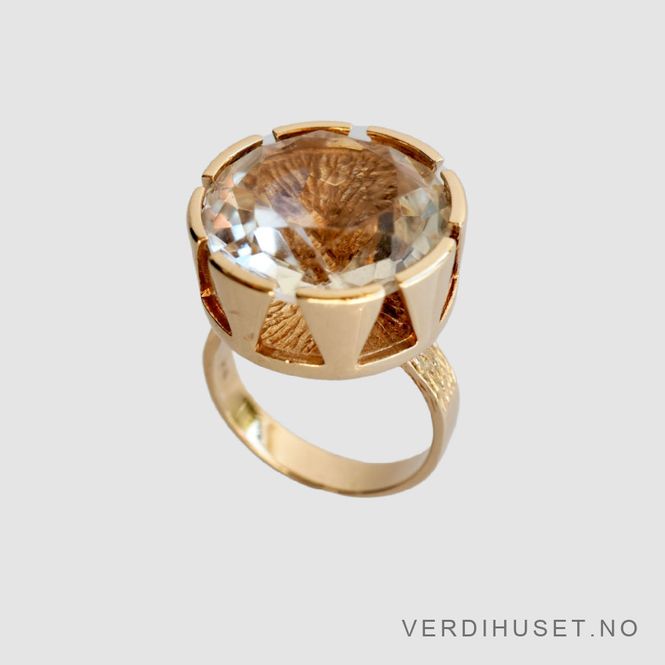 Hovedbilde Ring i 14 K gull med stor blank sten
