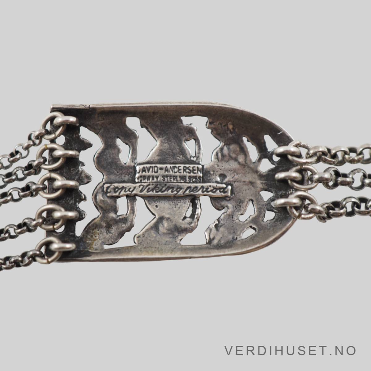 Halssmykke i sølv - D-A