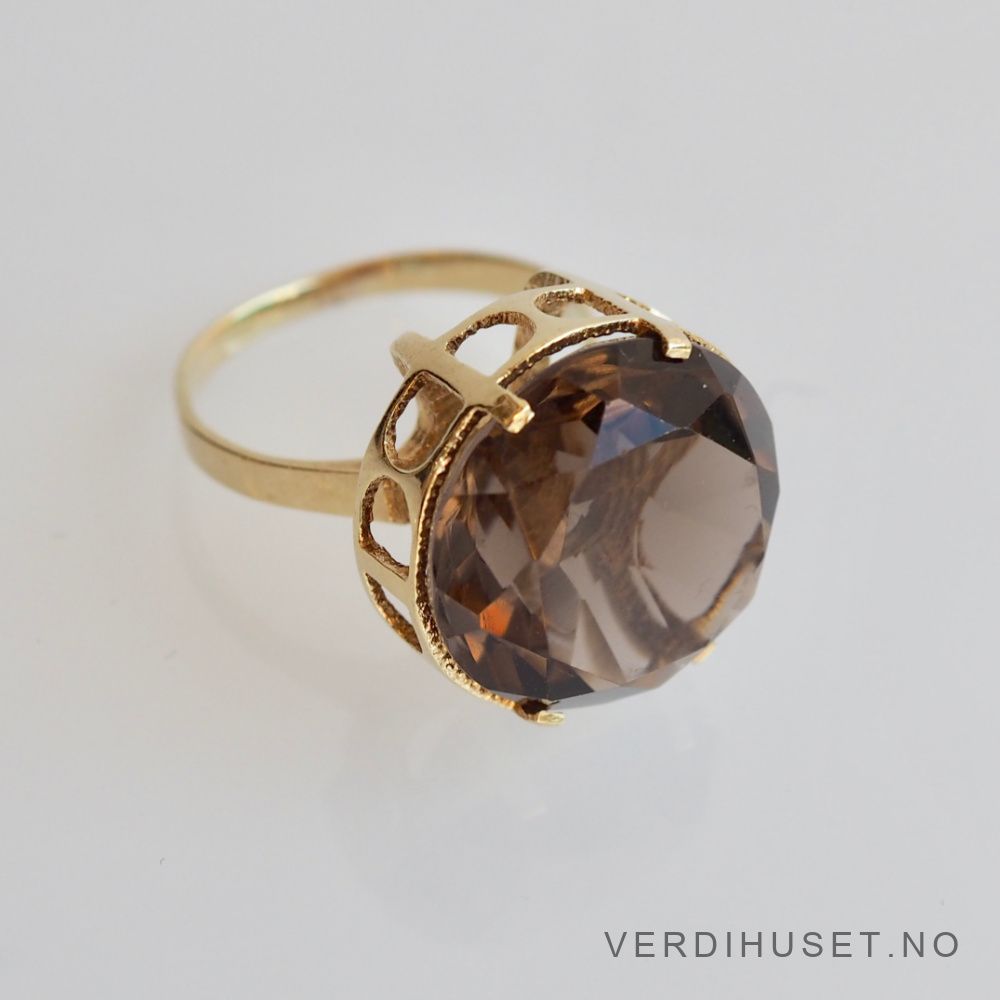 Ring i 14 K gull med stor brun sten