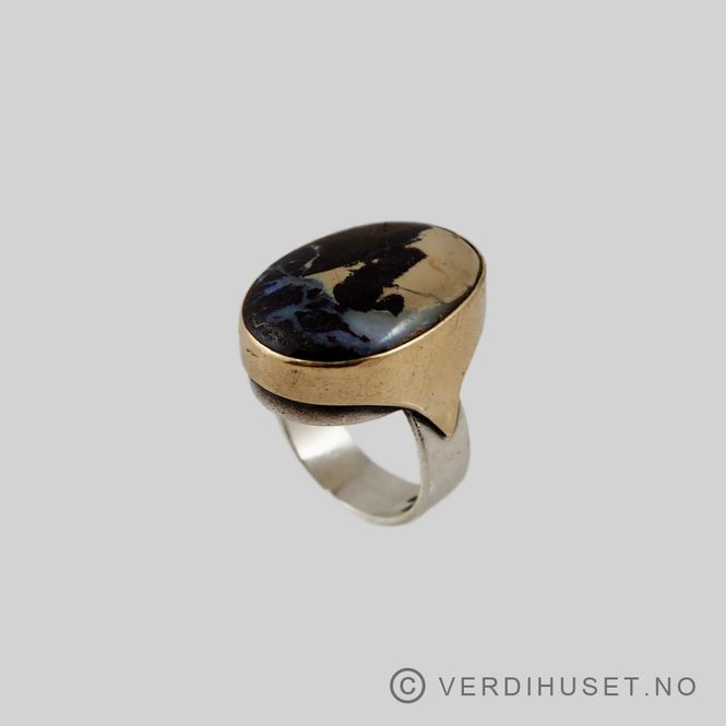 Hovedbilde Ring i sølv og 14 K gull med stor sten