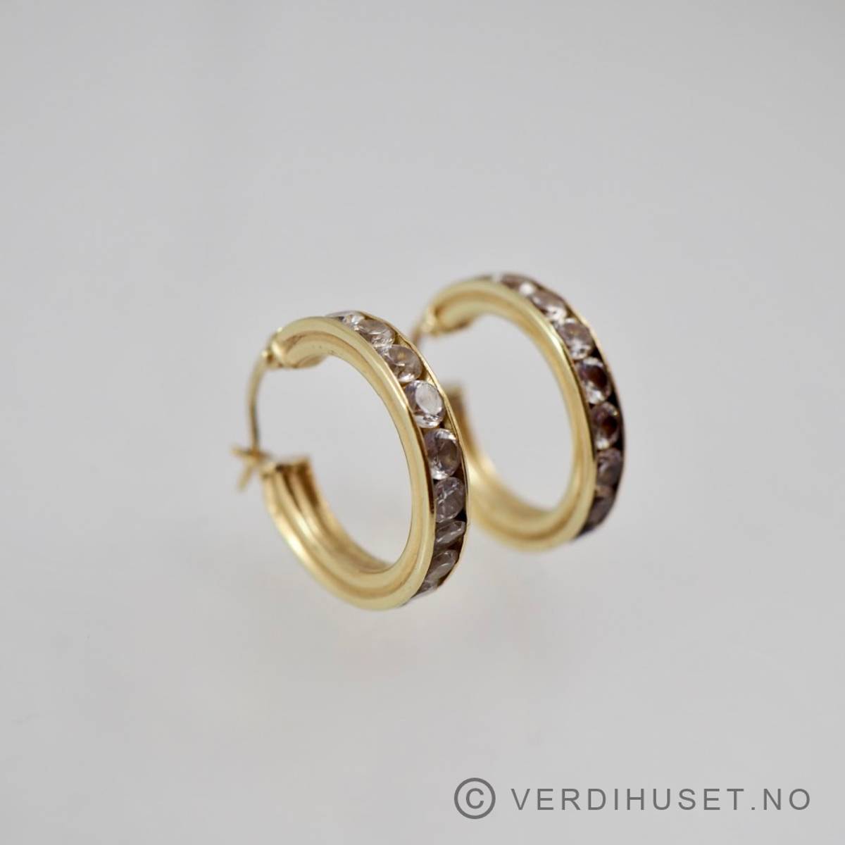 Øreringer i 14 K gull med blanke stener