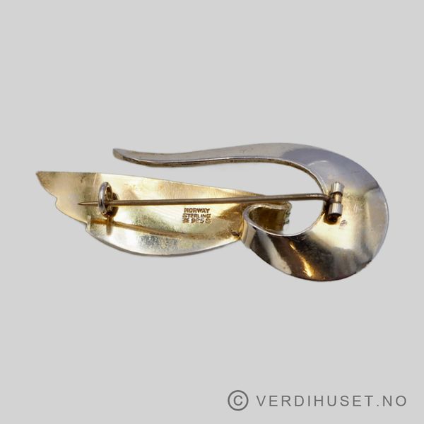 Hovedbilde Brosje i sølv med hvit emalje - Aksel Holmsen