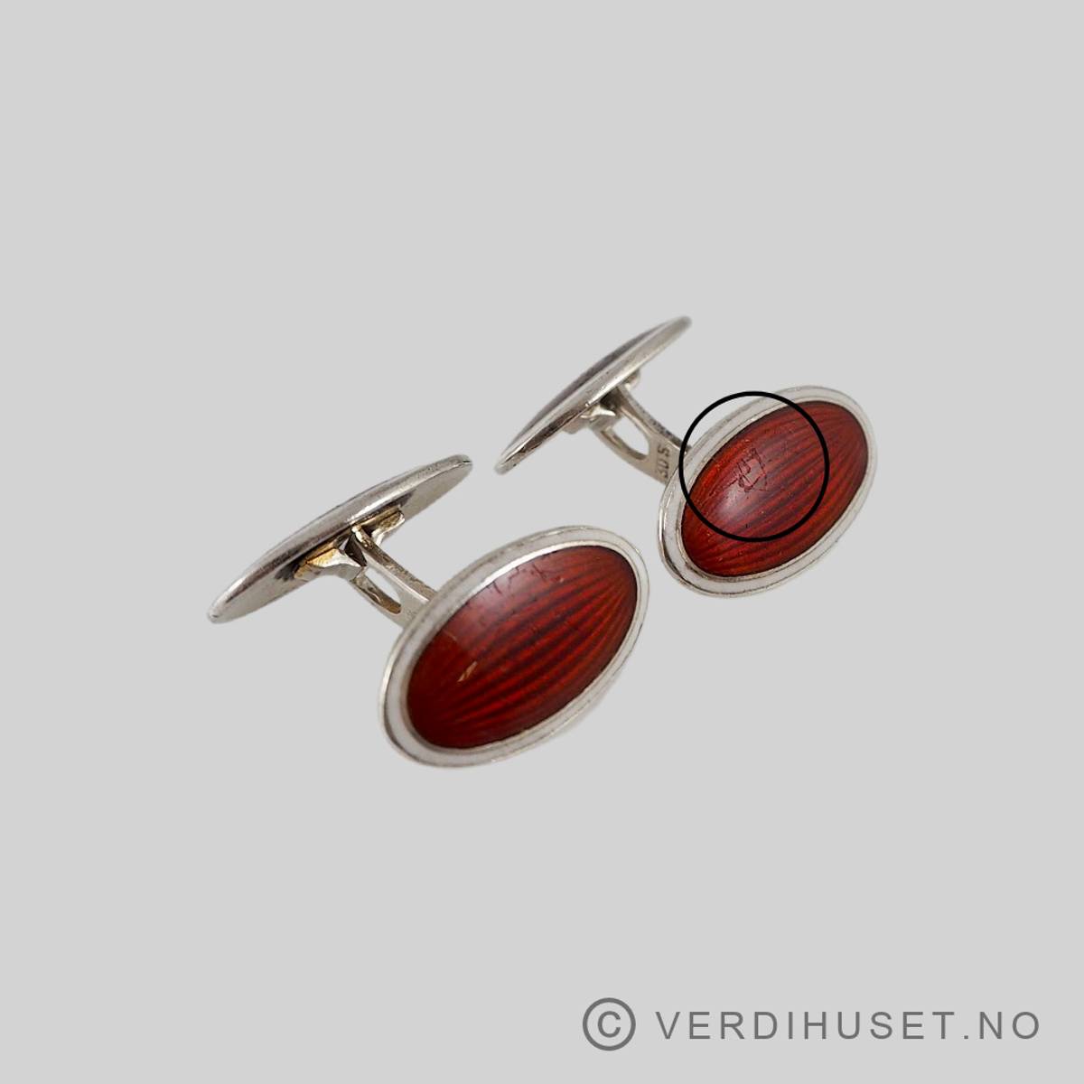 Mansjettknapper i sølv med rød og hvit emalje