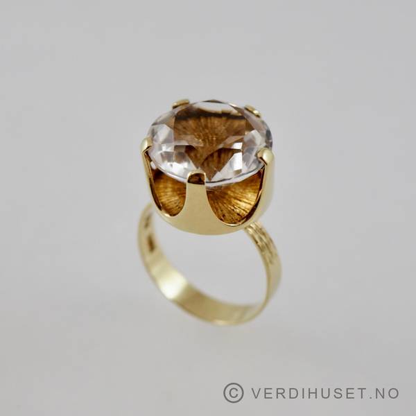 Hovedbilde Ring i 14 K gull med stor blank sten
