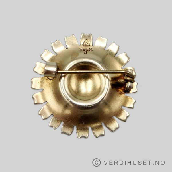 Hovedbilde Brosje i forgylt sølv med hvit emalje - 