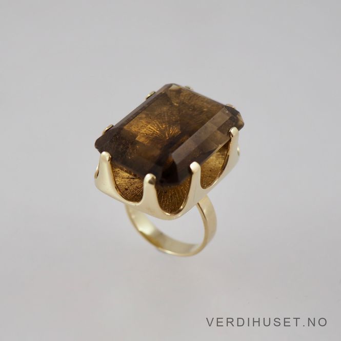 Hovedbilde Ring i 14 K gull med stor brun sten