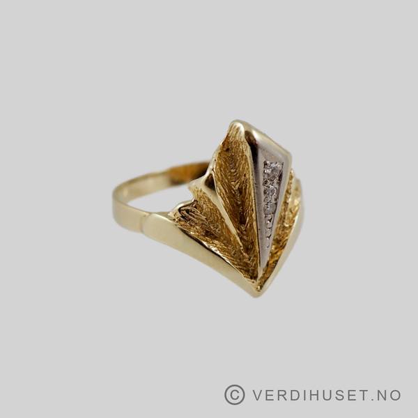 Hovedbilde Ring i 14 K gull med blanke stener