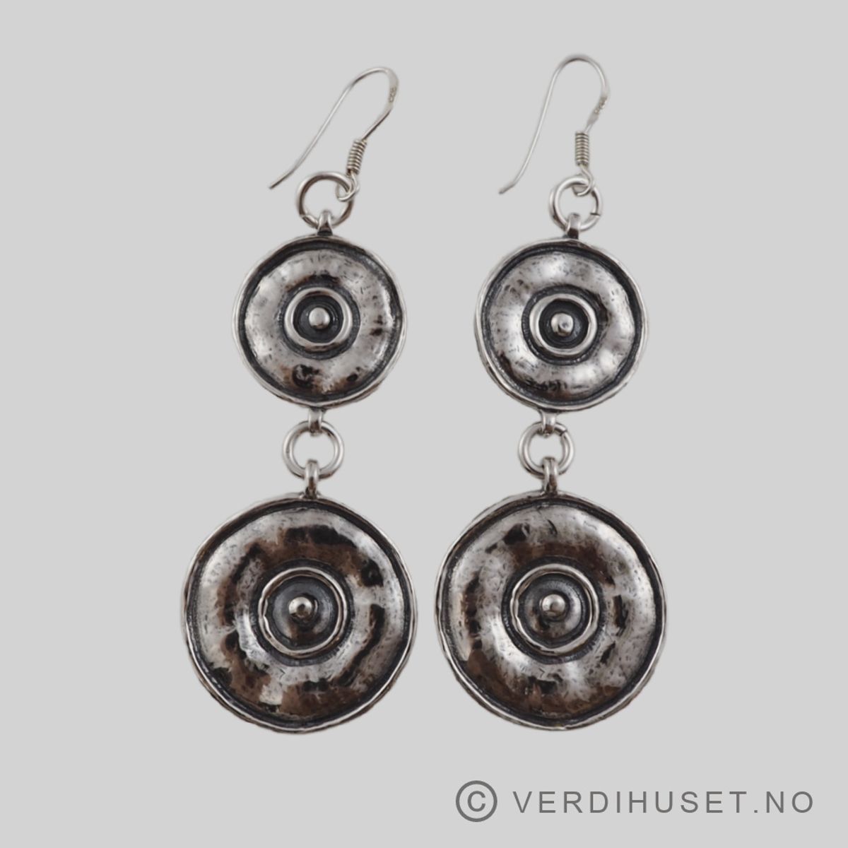 Ørepynt i oksidert sølv - Y.O. Kristiansen