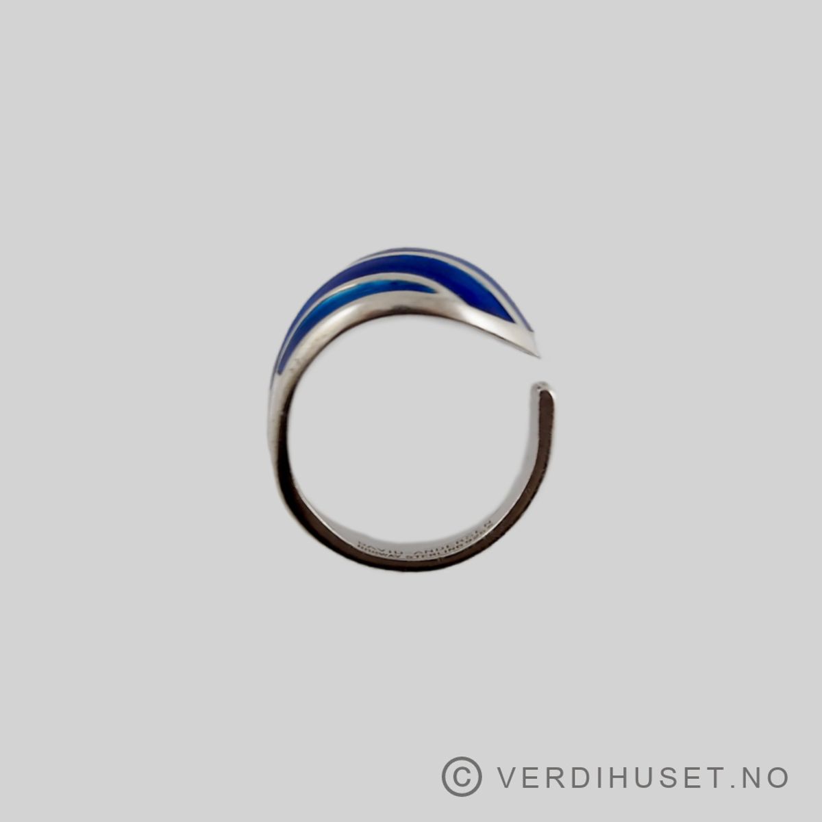 Ring i sølv med blå emalje - D-A
